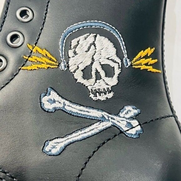 DR. MARTENS 1460 Souvenir Embroidered Leather Boot Winged Tiger Skull Size 5NEW - Picture 10 of 15